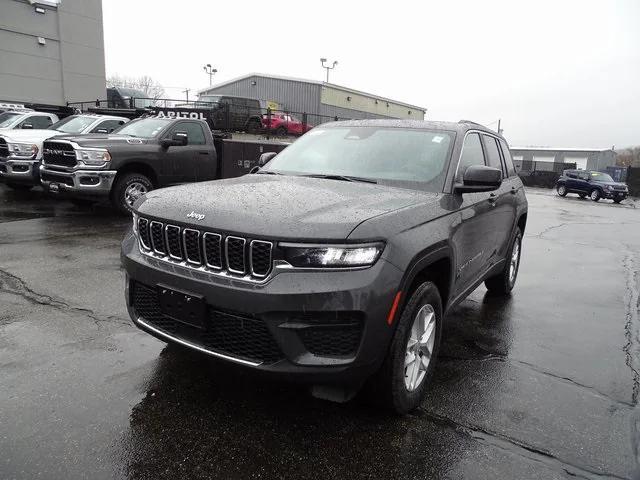 new 2025 Jeep Grand Cherokee car, priced at $37,499