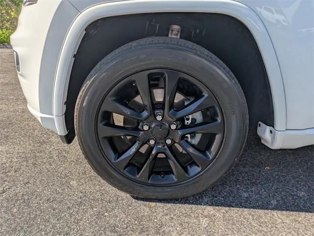 used 2021 Jeep Grand Cherokee car, priced at $25,318