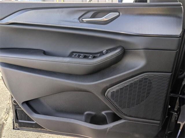 new 2025 Jeep Grand Cherokee L car, priced at $45,696