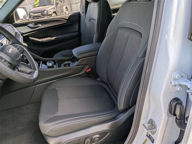 new 2025 Jeep Grand Cherokee L car, priced at $41,325