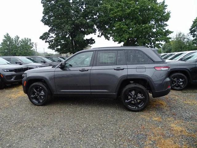 new 2024 Jeep Grand Cherokee car, priced at $41,979