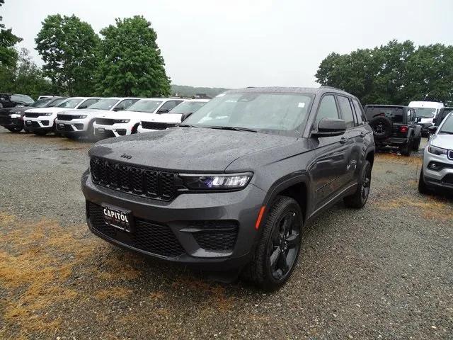 new 2024 Jeep Grand Cherokee car, priced at $41,979