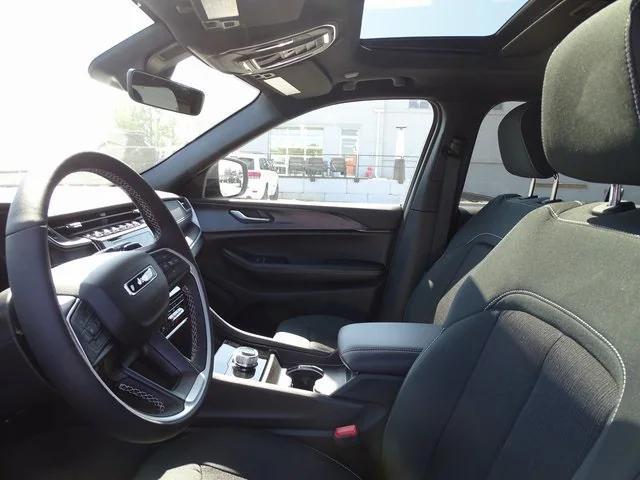 new 2025 Jeep Grand Cherokee car, priced at $37,227