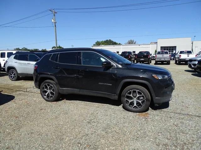 new 2024 Jeep Compass car, priced at $33,499