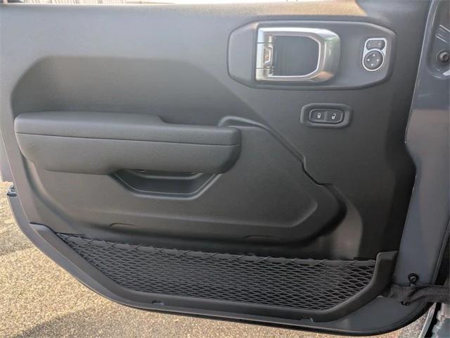 new 2025 Jeep Wrangler car, priced at $61,335
