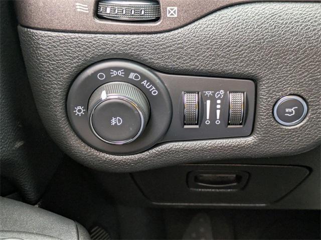 used 2022 Jeep Cherokee car, priced at $23,599