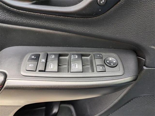 used 2022 Jeep Cherokee car, priced at $23,723