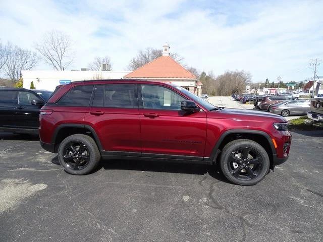 new 2025 Jeep Grand Cherokee car, priced at $46,125