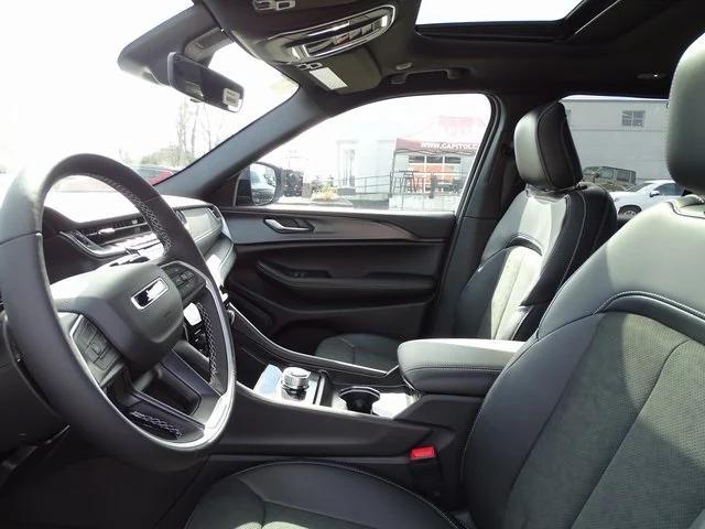 new 2025 Jeep Grand Cherokee car, priced at $46,125
