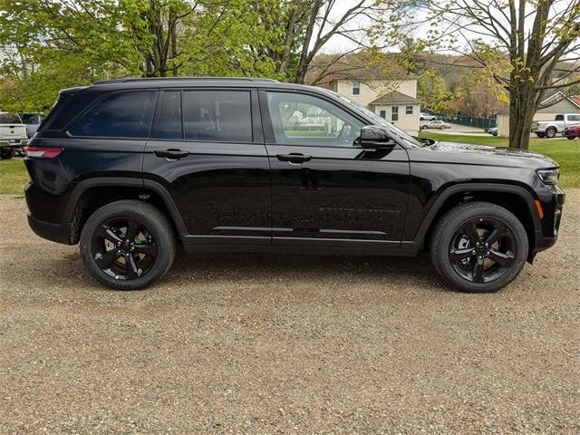 new 2024 Jeep Grand Cherokee car, priced at $45,775