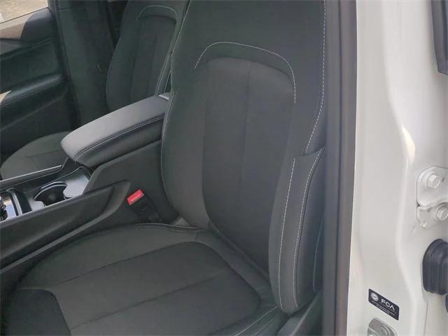 new 2025 Jeep Grand Cherokee car, priced at $39,948