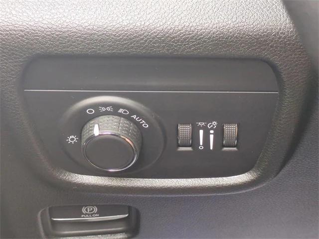 new 2025 Jeep Grand Cherokee car, priced at $39,948