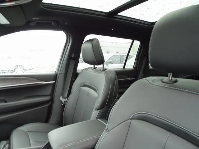 new 2025 Jeep Grand Cherokee L car, priced at $48,956