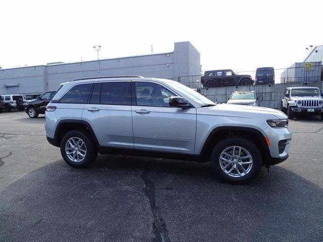 new 2025 Jeep Grand Cherokee car, priced at $39,749