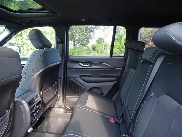 new 2025 Jeep Grand Cherokee car, priced at $39,749