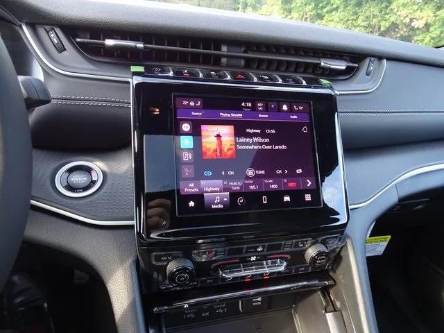 new 2025 Jeep Grand Cherokee car, priced at $39,749