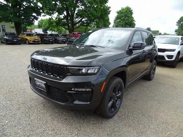 new 2024 Jeep Grand Cherokee car, priced at $45,956