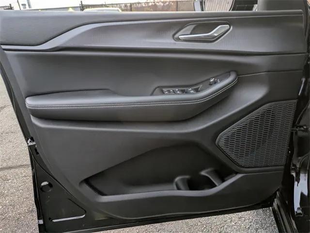 new 2025 Jeep Grand Cherokee L car, priced at $46,943