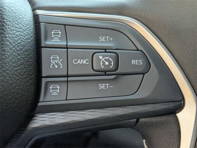 new 2025 Jeep Grand Cherokee car, priced at $44,897