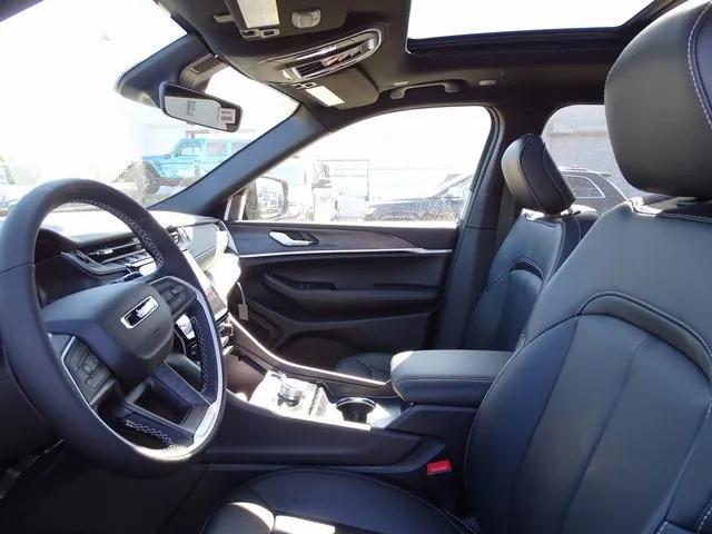 new 2025 Jeep Grand Cherokee L car, priced at $47,003