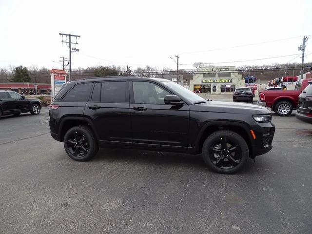 new 2025 Jeep Grand Cherokee car, priced at $47,788