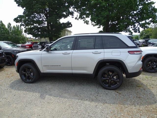 new 2024 Jeep Grand Cherokee car, priced at $42,412