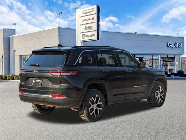 new 2024 Jeep Grand Cherokee car, priced at $43,999