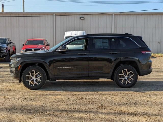 new 2024 Jeep Grand Cherokee car, priced at $44,999