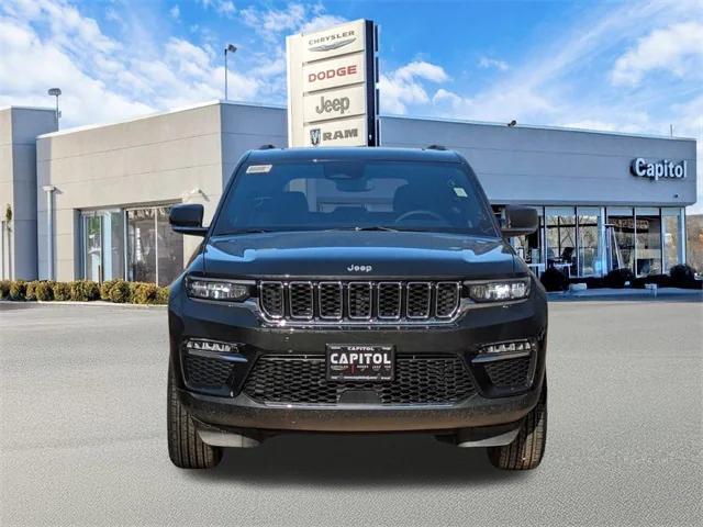 new 2024 Jeep Grand Cherokee car, priced at $43,999