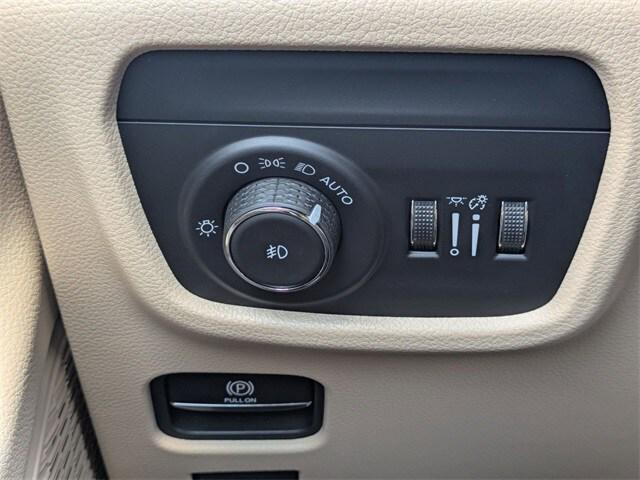 new 2025 Jeep Grand Cherokee car, priced at $42,847