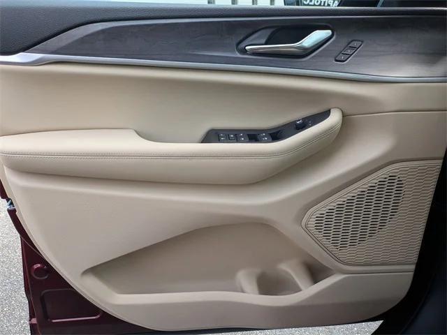 new 2025 Jeep Grand Cherokee car, priced at $45,347