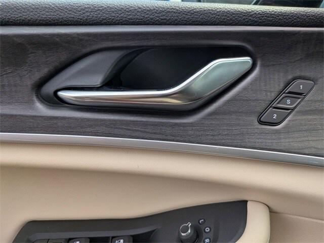 new 2025 Jeep Grand Cherokee car, priced at $42,847