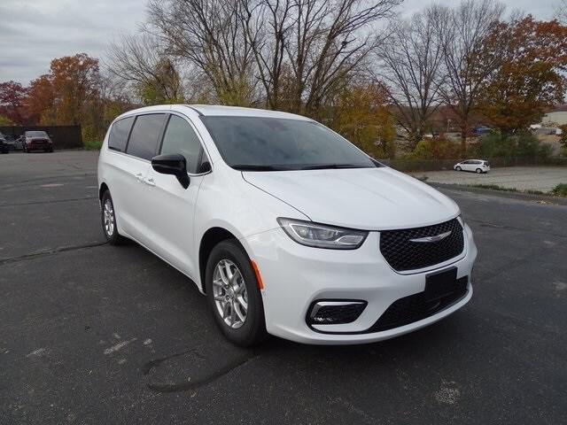new 2026 Chrysler Pacifica car, priced at $38,721