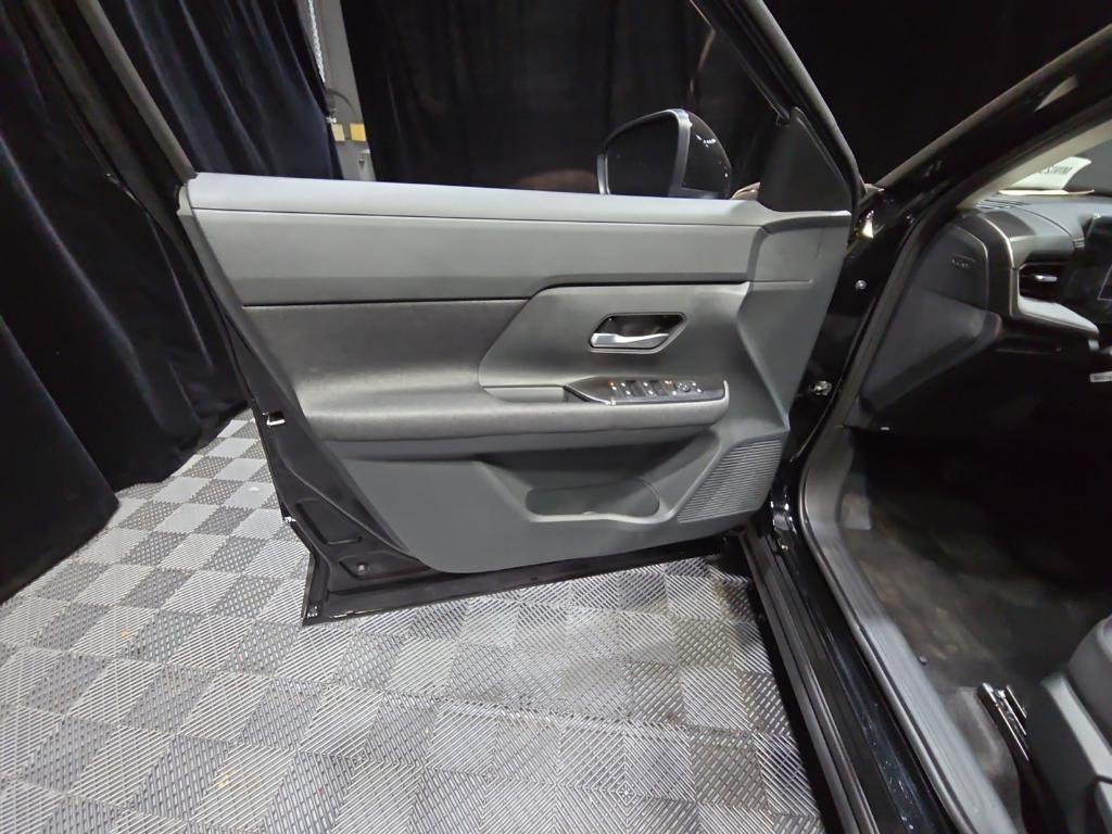 new 2025 Nissan Kicks car, priced at $23,554