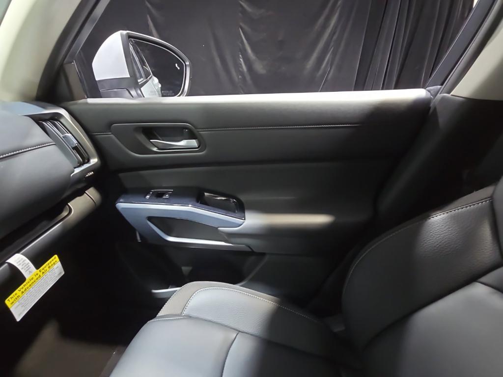 new 2025 Nissan Pathfinder car, priced at $35,696