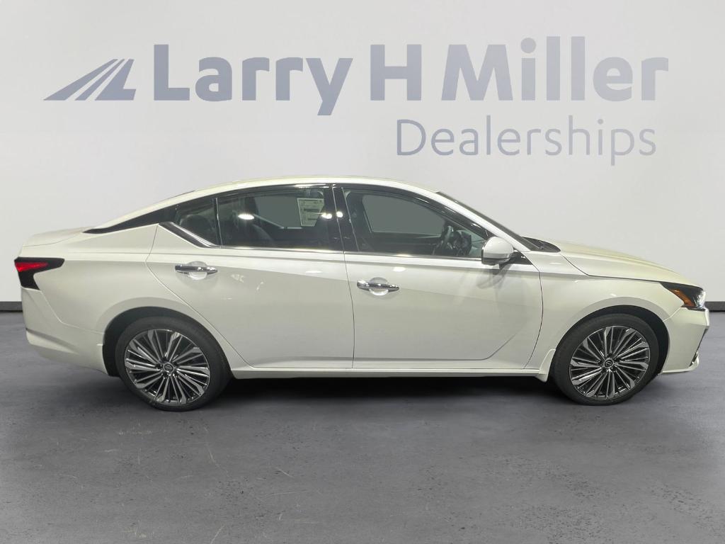 new 2025 Nissan Altima car, priced at $34,334