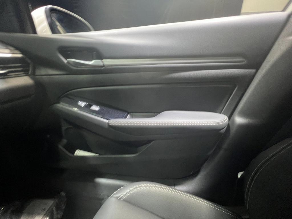 new 2025 Nissan Altima car, priced at $34,334