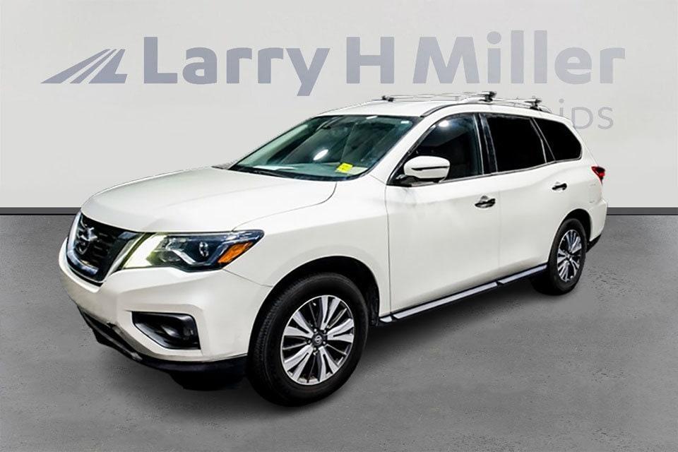 used 2018 Nissan Pathfinder car, priced at $13,495