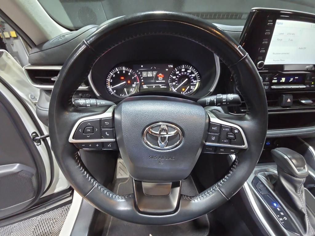 used 2022 Toyota Highlander car, priced at $33,988