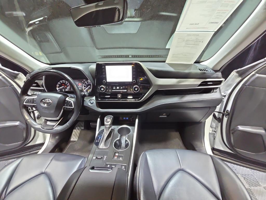 used 2022 Toyota Highlander car, priced at $33,988
