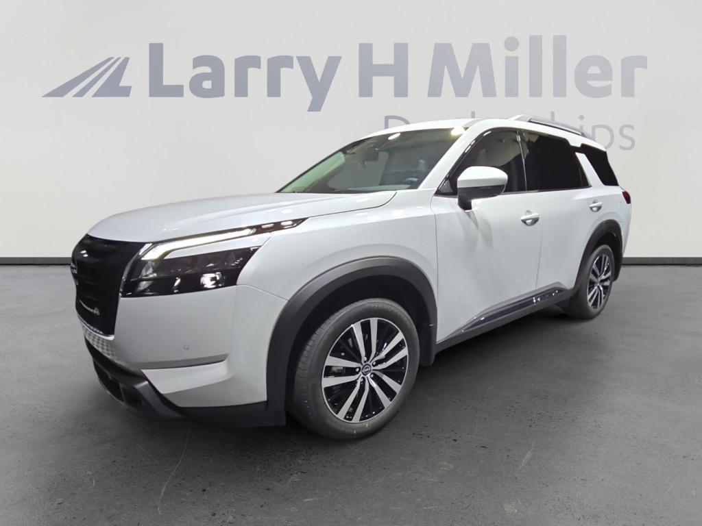 new 2025 Nissan Pathfinder car, priced at $44,322