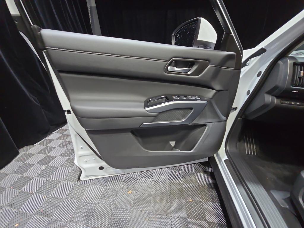new 2025 Nissan Pathfinder car, priced at $41,305