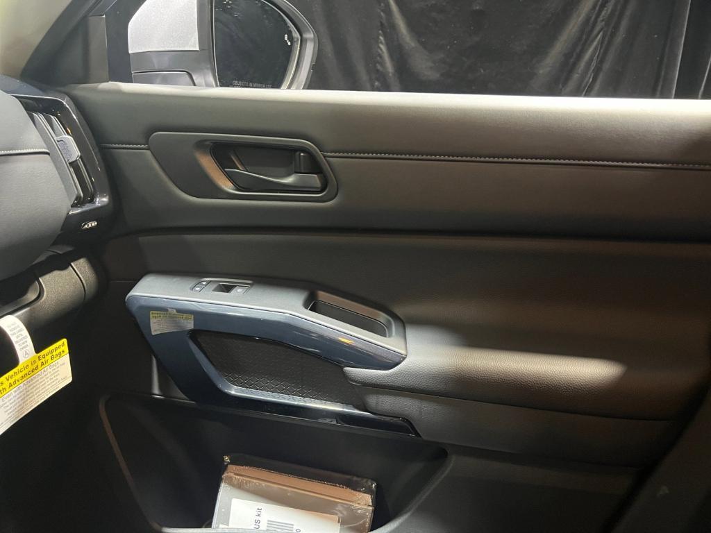 new 2025 Nissan Pathfinder car, priced at $32,587