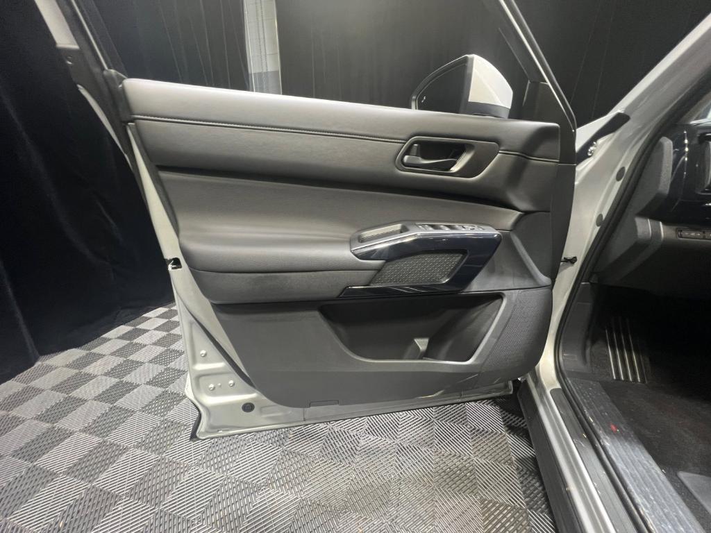 new 2025 Nissan Pathfinder car, priced at $32,587