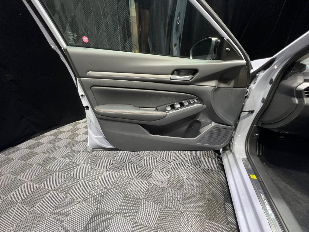 new 2025 Nissan Altima car, priced at $31,081