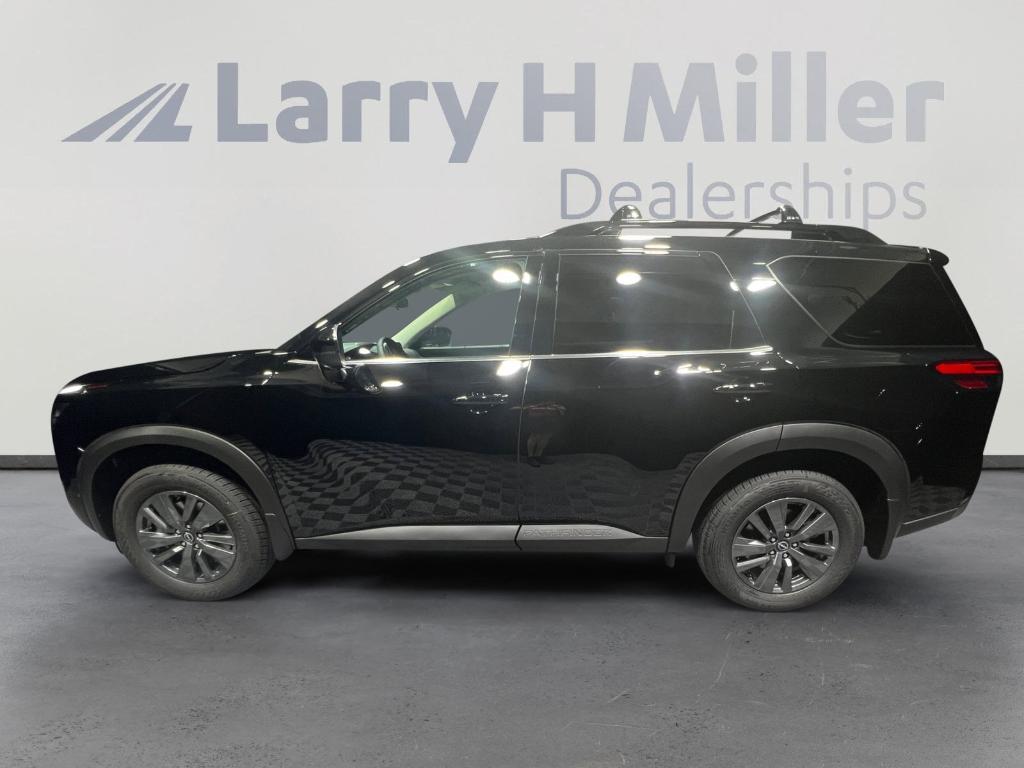 new 2025 Nissan Pathfinder car, priced at $32,577