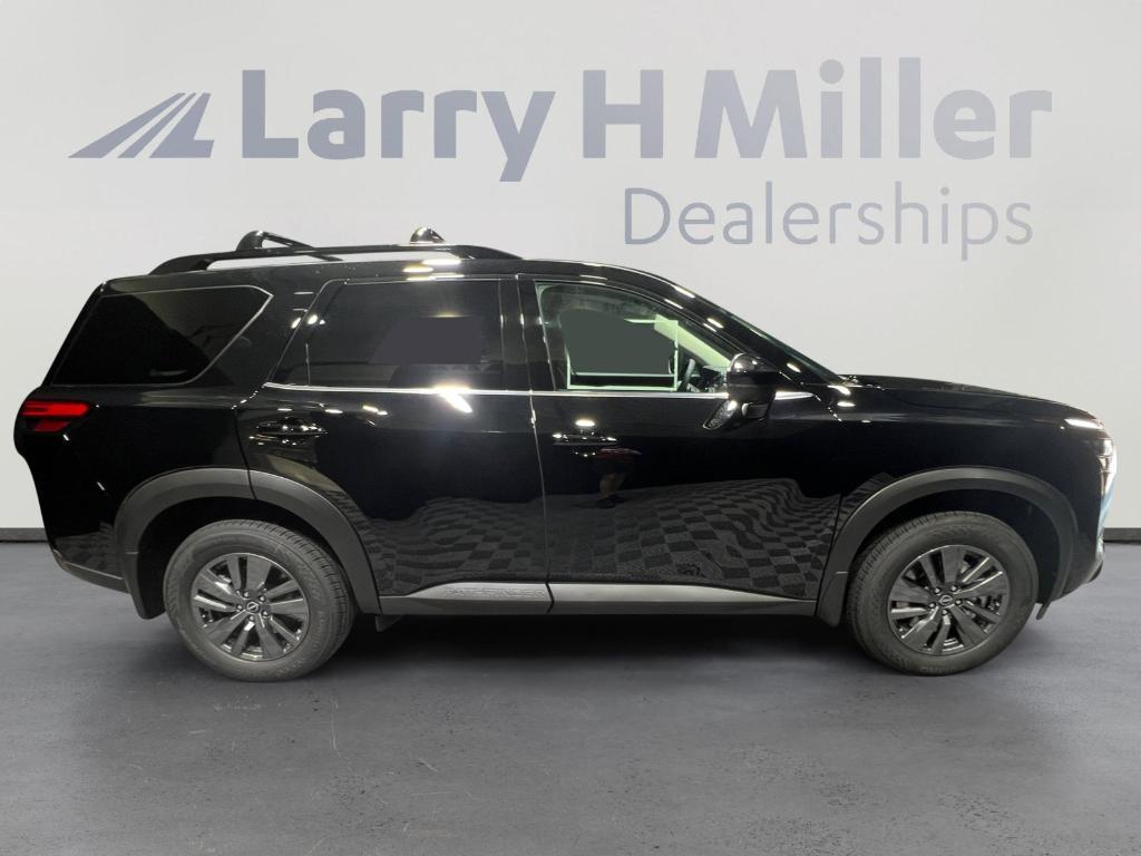 new 2025 Nissan Pathfinder car, priced at $32,577