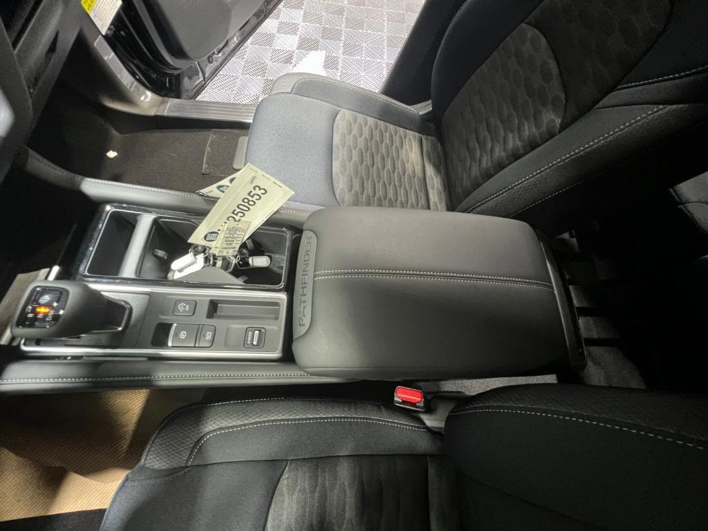 new 2025 Nissan Pathfinder car, priced at $32,577