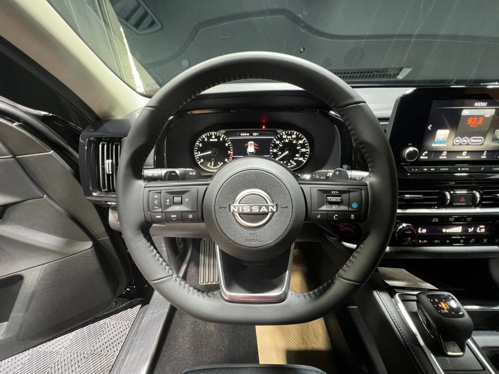 new 2025 Nissan Pathfinder car, priced at $32,577