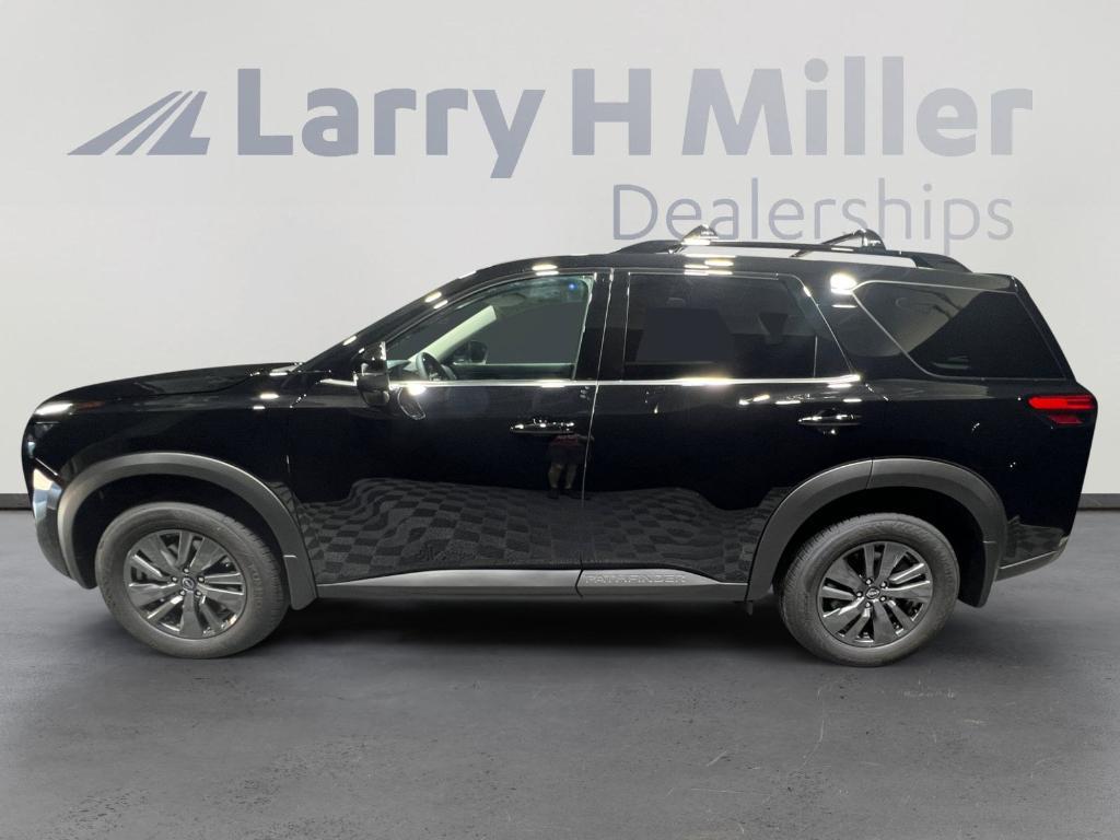 new 2025 Nissan Pathfinder car, priced at $32,577